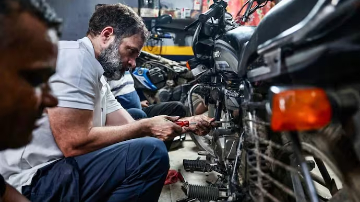 Rahul Gandhi Connects with Motorcycle Mechanics in Delhi's Karol Bagh