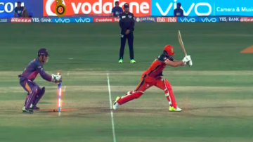 MS Dhoni's Stumping of AB de Villiers - A Moment that Still Gives Chills to Imran Tahir