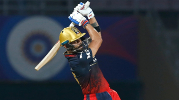 Kohli Smashes Record, Jaw-Dropping 103-Meter Six Steals the Show