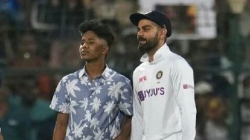 Kohli fans breach security for a selfie at India vs Sri Lanka test