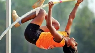 Who is this 19-year-old, TN girl won gold that one women's pole vault event