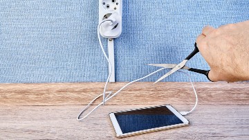 Overnight charging: myths and facts, and the reason why it's bad