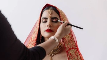 Indian Wedding Make-Up Lookbook: Brides Guide To Glam In Tradition