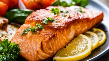 Not eating fish is more problematic than smoking cigarettes, a new study suggests
