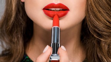 How to select the right shade of lipstick for your skin tone. 