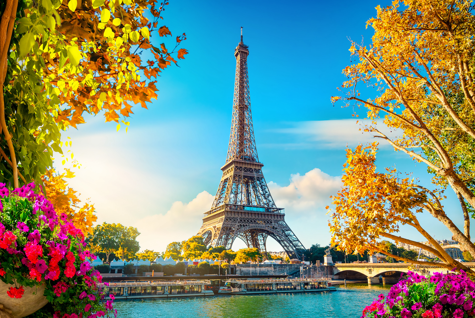Experience the best Nightlife in these cities of Europe
