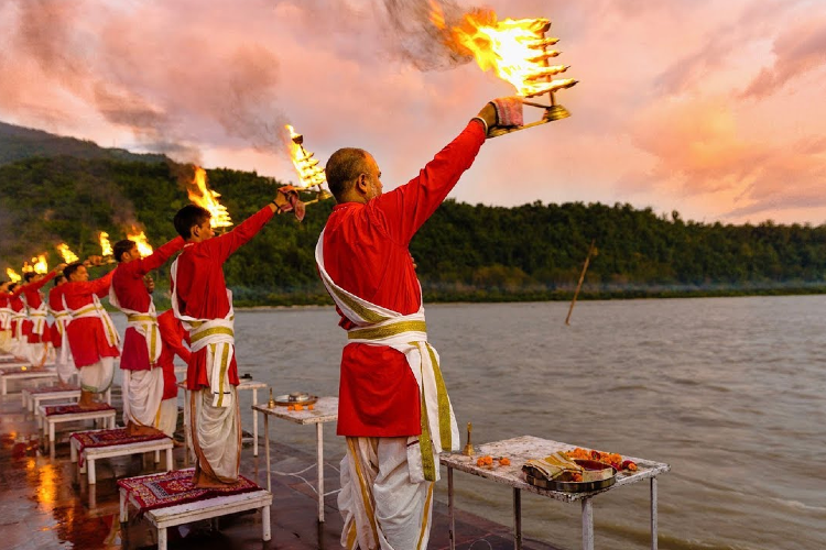 Ganga Aarti | Take the Blessings of Maa Ganga Devi