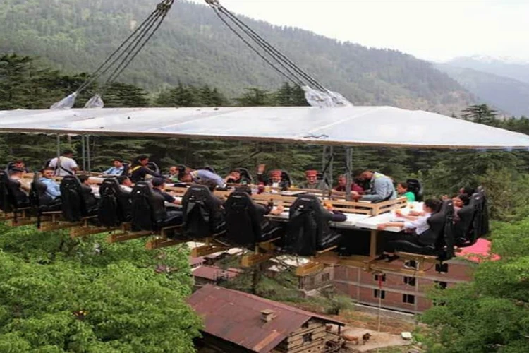 Manali Hanging Restaurant is the new attraction to visit with buddies