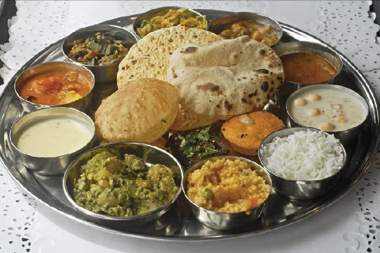 Best of Regional Delicacies to try in Delhi at State Bhavan Canteens