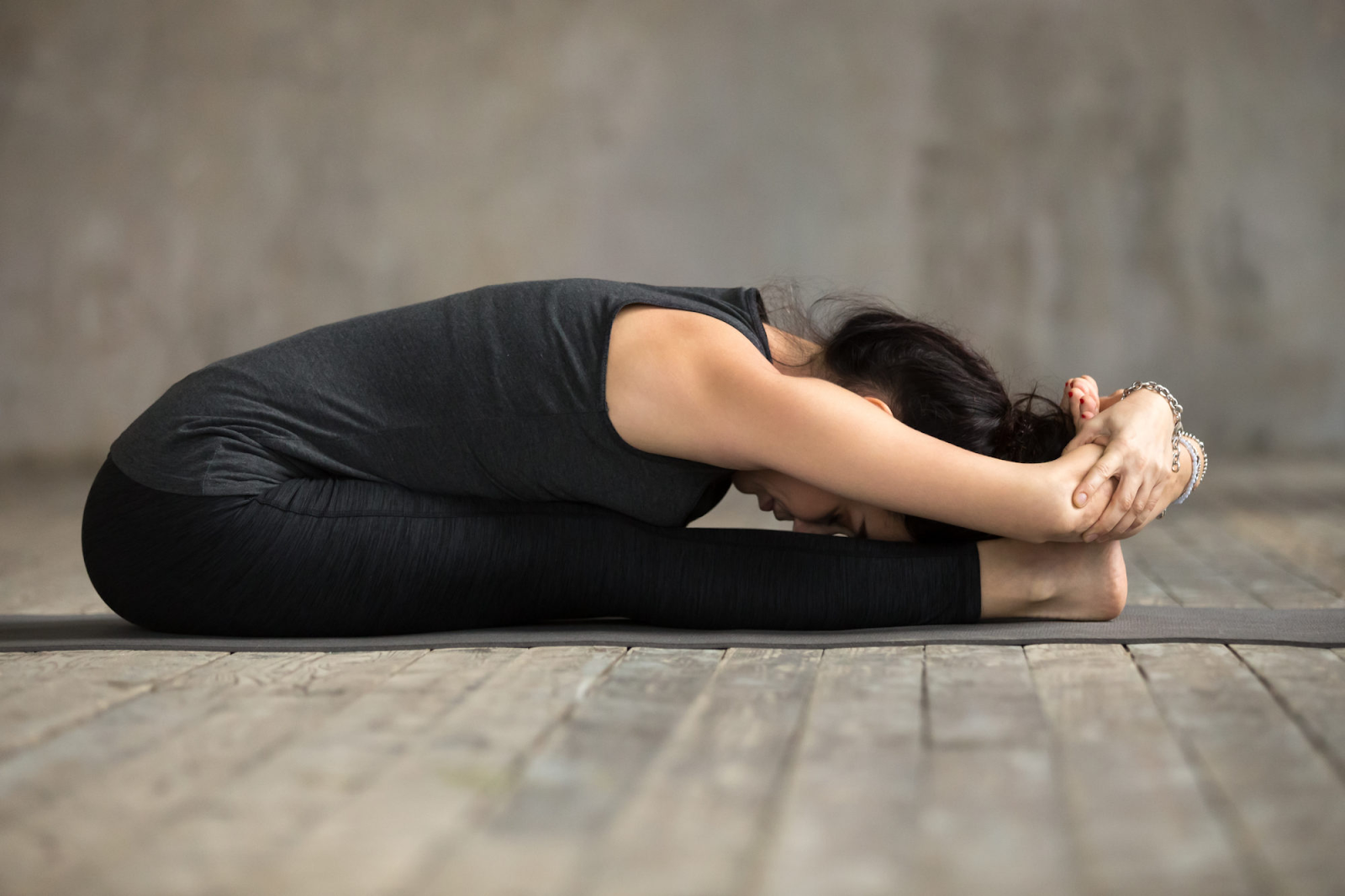 Best Yoga asanas to keep yourself energized in this changing weather