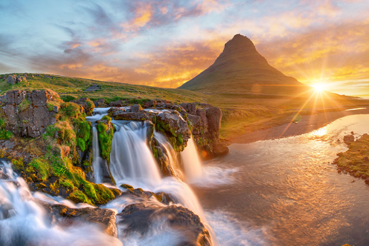 Surreal Locations To See The Beautiful Midnight Sun | NewsMytra