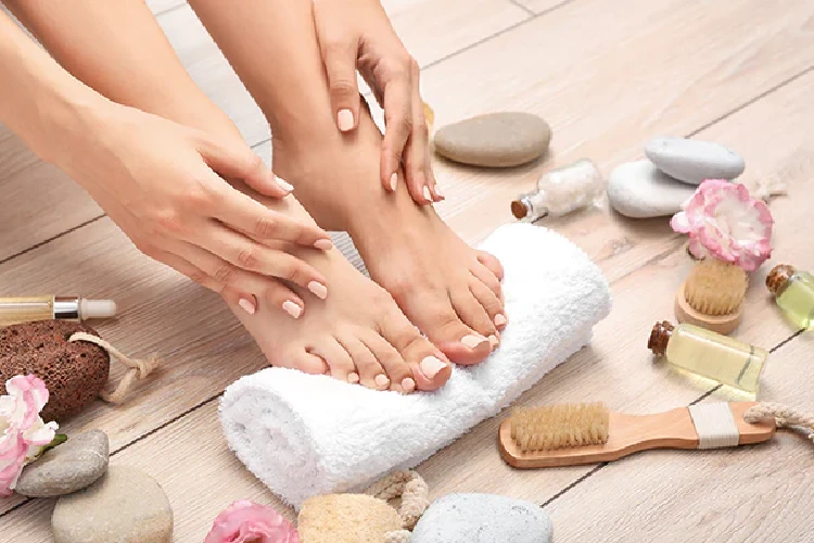 6 Foot care tips to protect your toes this season | Monsoon Foot care