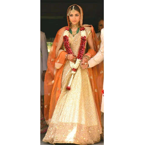 Sabyasachi designer bridal lehenga that Bollywood actresses wore on their wedding day