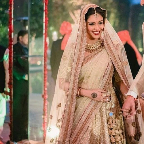 Sabyasachi designer bridal lehenga that Bollywood actresses wore on their wedding day