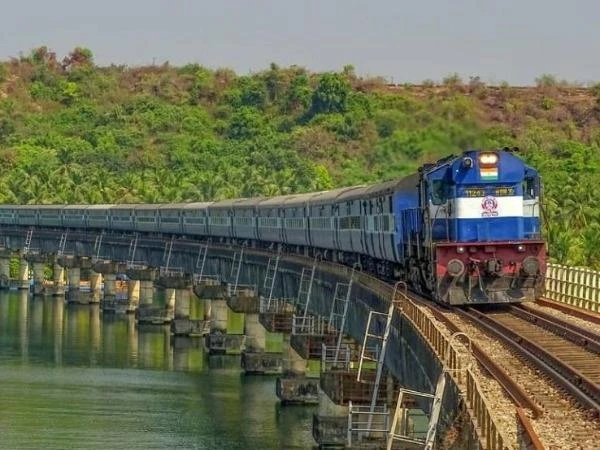 Beautiful train routes in India for the picturesque Insta moment