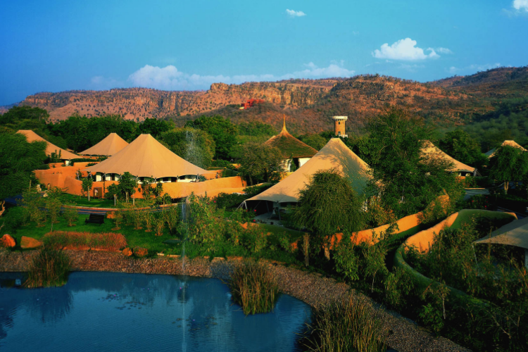 Popular jungle Resorts in India - Travel India